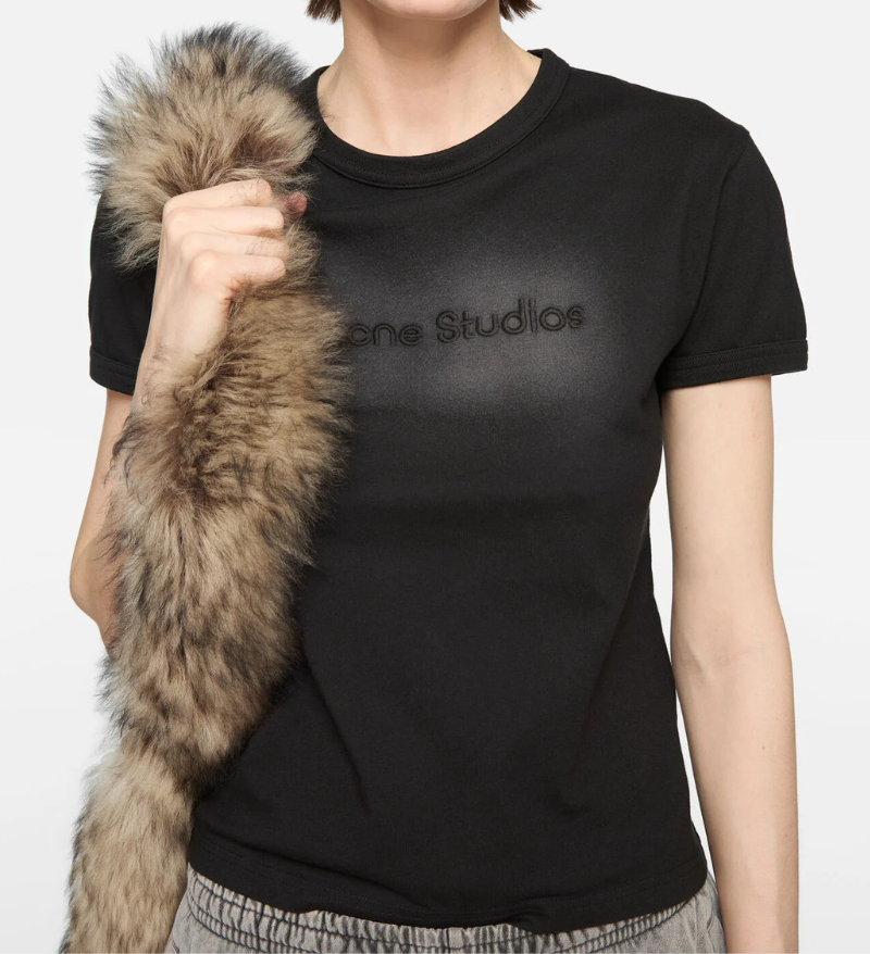 Logo T‑Shirt – Fitted Faded Black