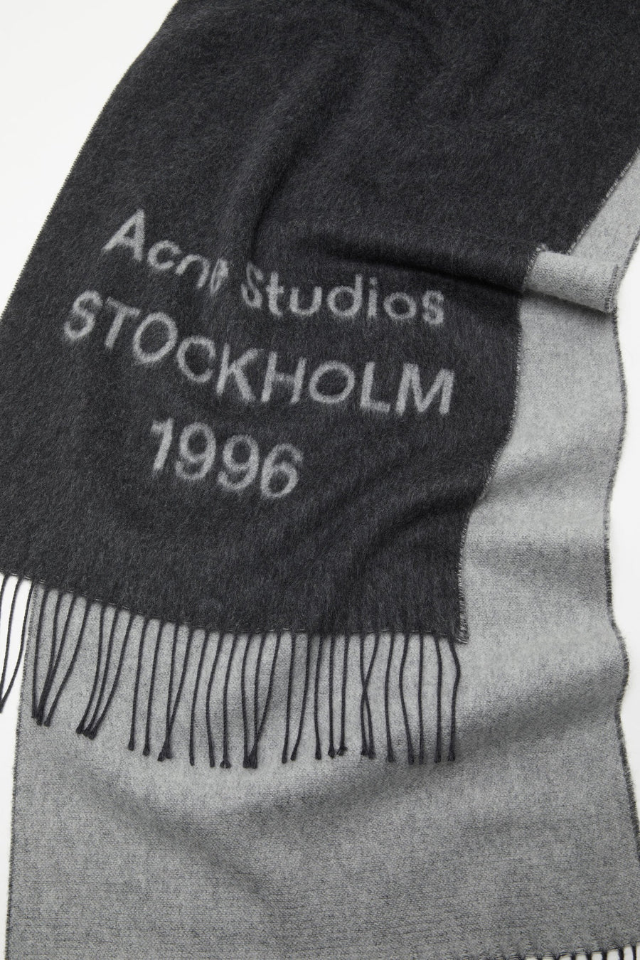 Logo Scarf – Wide Black/White