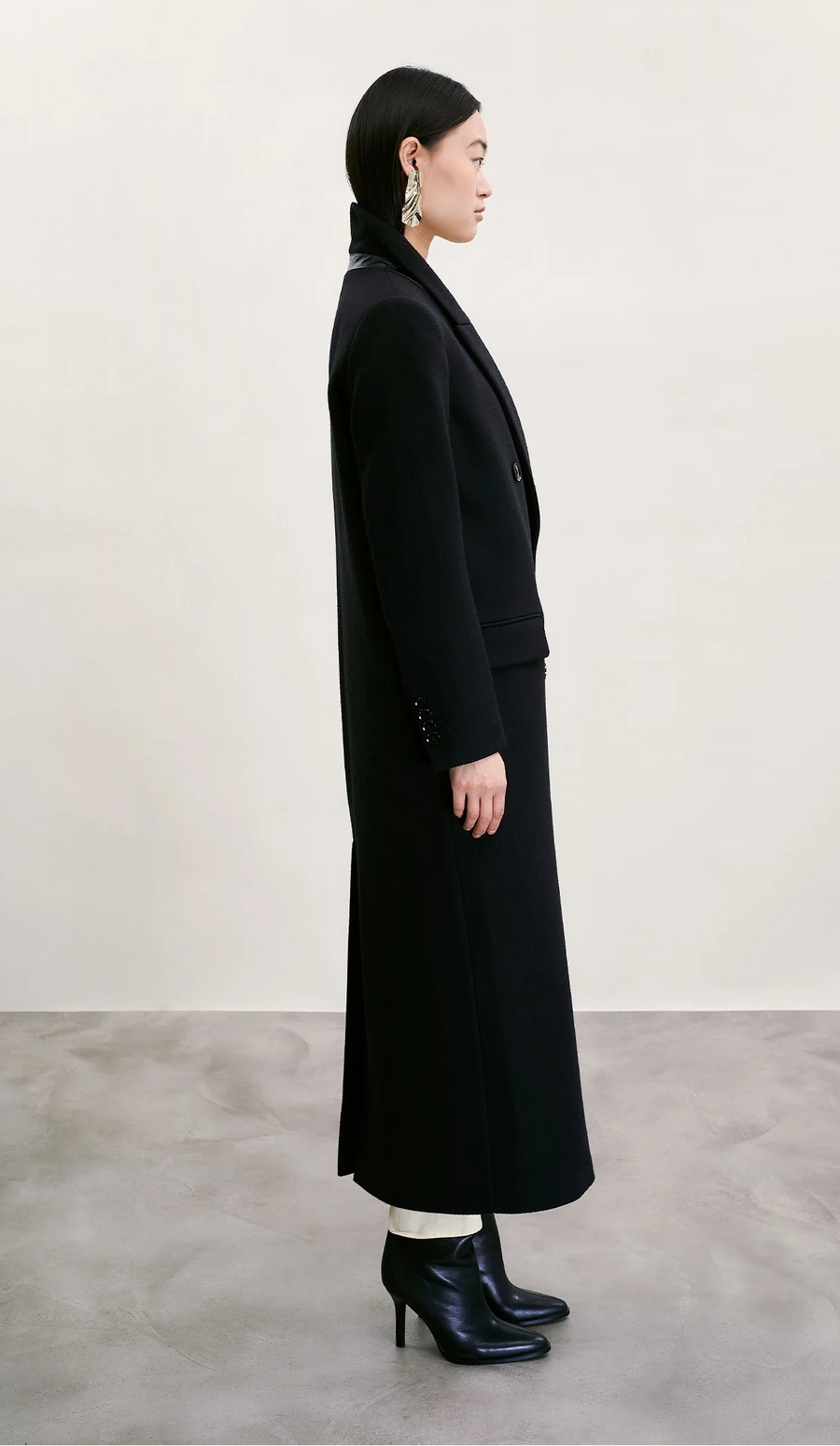Solace Coat Black